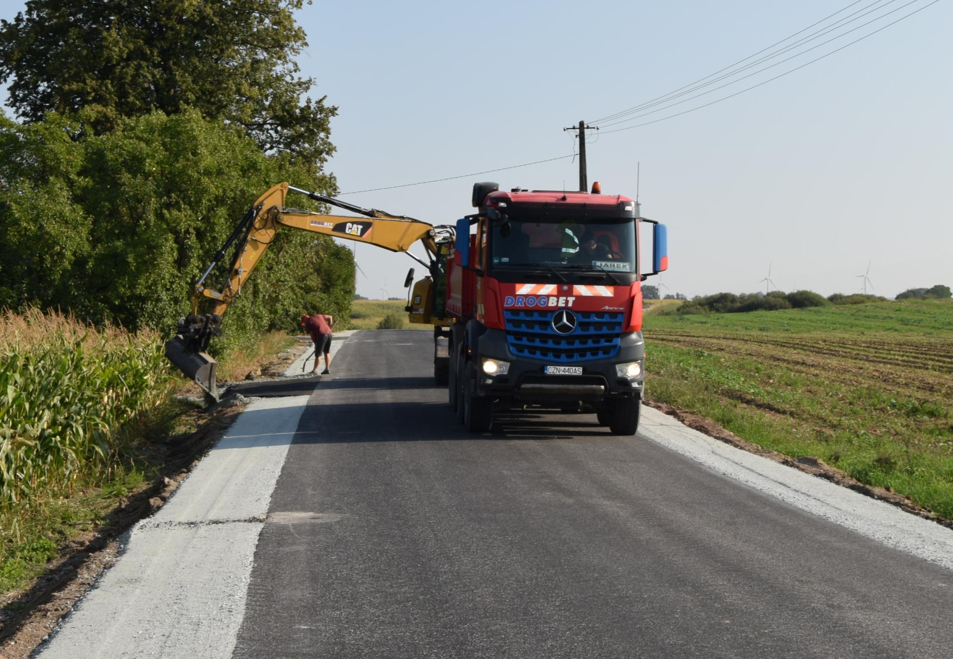 Zarząd Powiatu dokonał przeglądu prac remontowo - budowlanych na drogach powiatowych